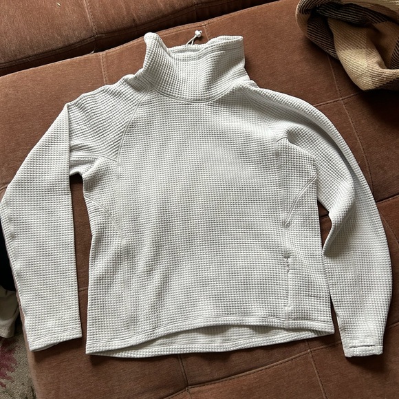 Lululemon Waffle-Knit funnel neck long sleeve workout Sweater vapour thermal - Picture 3 of 9